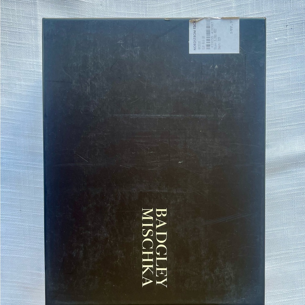 Badgley Mischka Glittering Gold Heels SIZE 7 Brand New - Picture 9 of 9